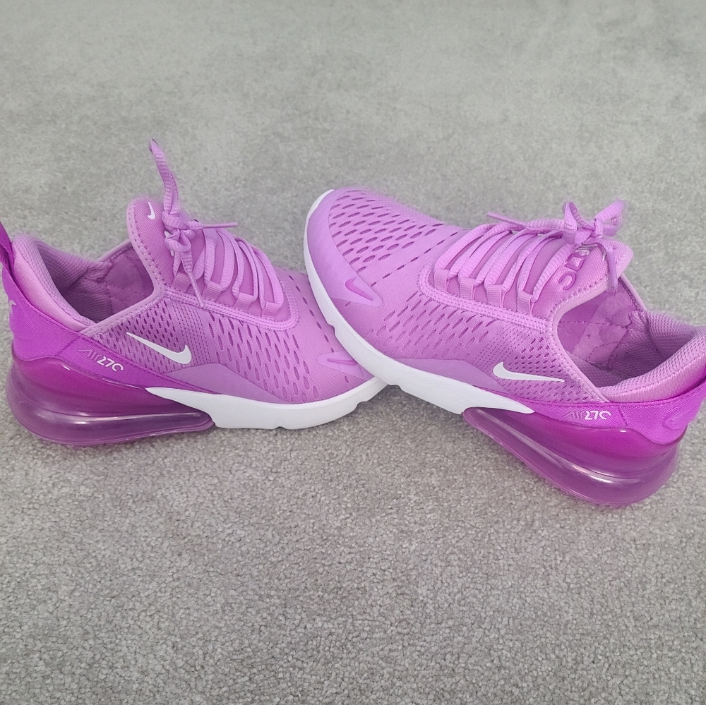 Nike Women’s Size 7 / Youth Size 5.5, Air Max 270 Sneakers Lavender/Purple